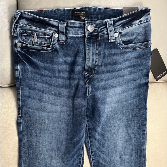 NWT - True Religion Women’s Jennie Curvy Mid Rise Capri Jeans - Size 31 - Picture 5 of 11